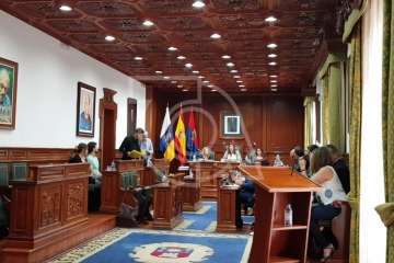 Ediles de la oposición se van del Pleno de Telde (Foto TA)